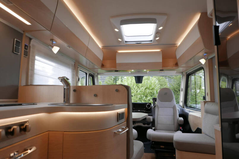 Hymer BMC-I 680 ModernComfort | Bovenkastjes | Levelsysteem | Alde 54