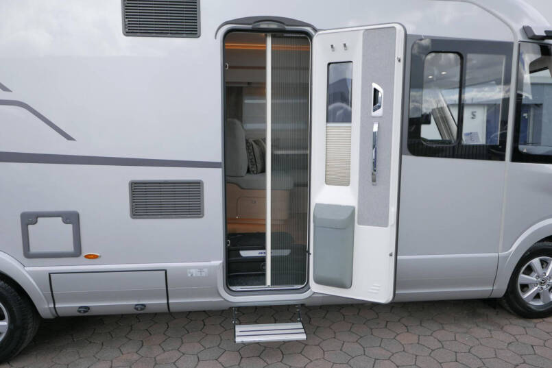 Hymer BML-I 780 MasterLine | Bovenkastjes | Levelsysteem | Enkele bedden 17