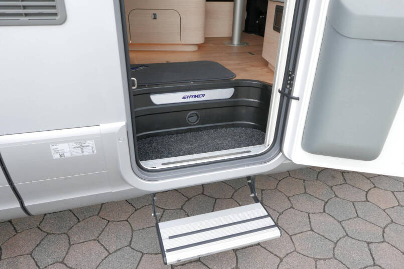 Hymer BML-I 780 MasterLine | Bovenkastjes | Levelsysteem | Enkele bedden 18