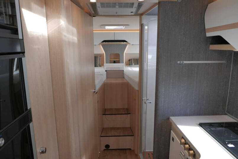 Hymer BML-I 780 MasterLine | Bovenkastjes | Levelsysteem | Enkele bedden 46