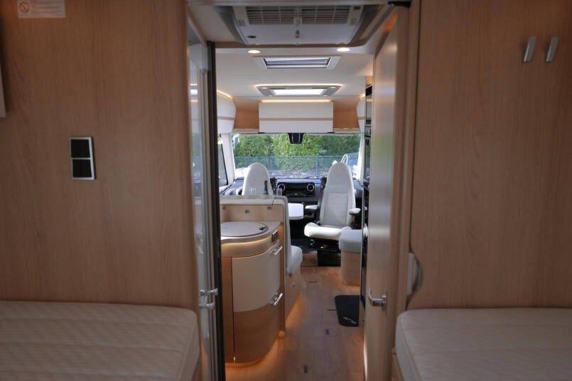 Hymer BML-I 780 MasterLine | Bovenkastjes | Levelsysteem | Enkele bedden 58