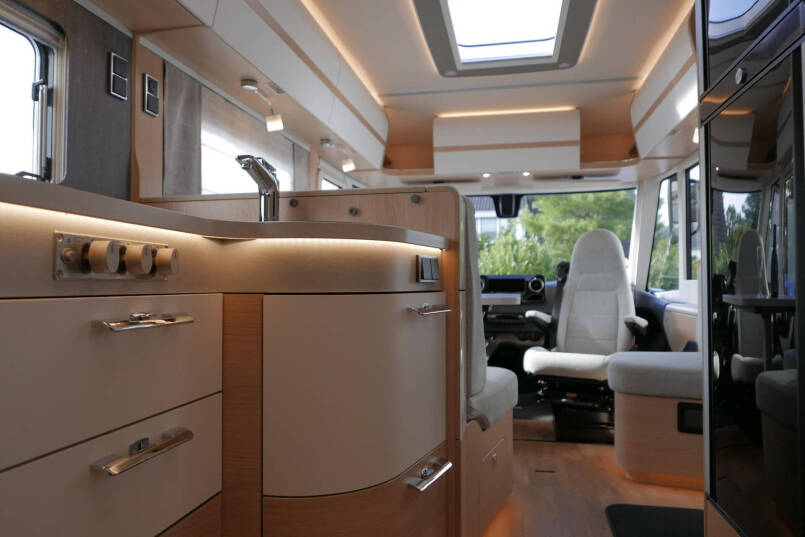 Hymer BML-I 780 MasterLine | Bovenkastjes | Levelsysteem | Enkele bedden 62