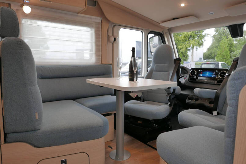 Hymer BMC-I 600 | Enkele bedden | Hefbed | Mercedes | 25