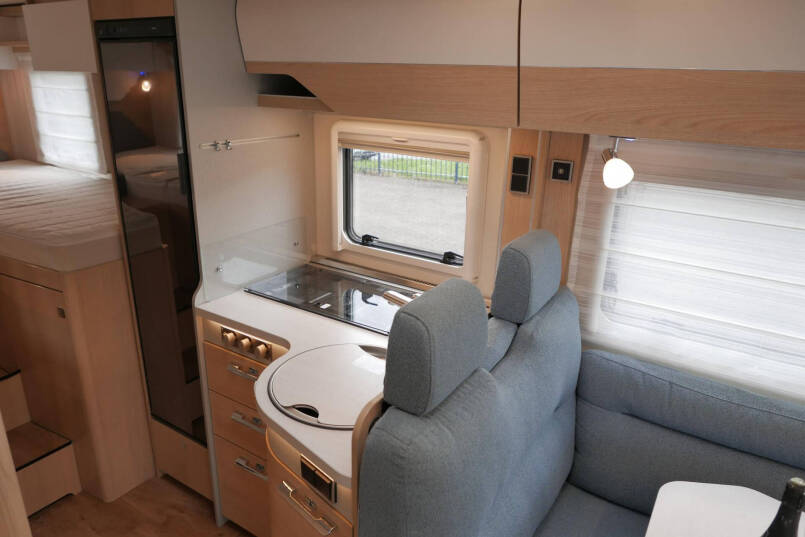 Hymer BMC-I 600 | Enkele bedden | Hefbed | Mercedes | 33