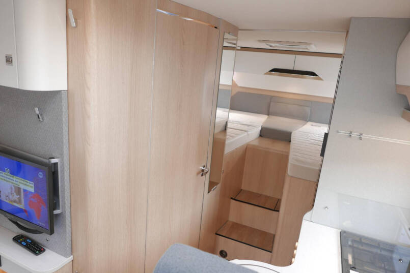 Hymer BMC-I 600 | Enkele bedden | Hefbed | Mercedes | 34