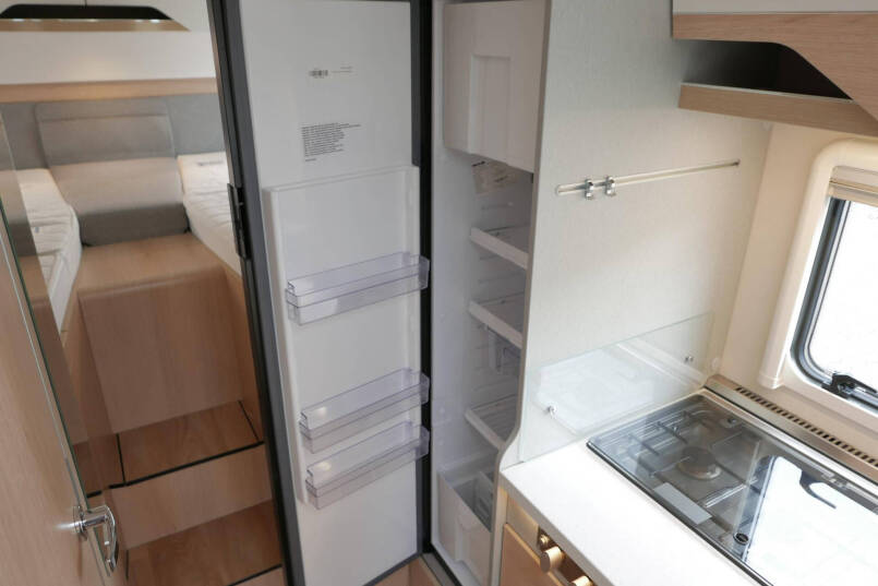 Hymer BMC-I 600 | Enkele bedden | Hefbed | Mercedes | 38