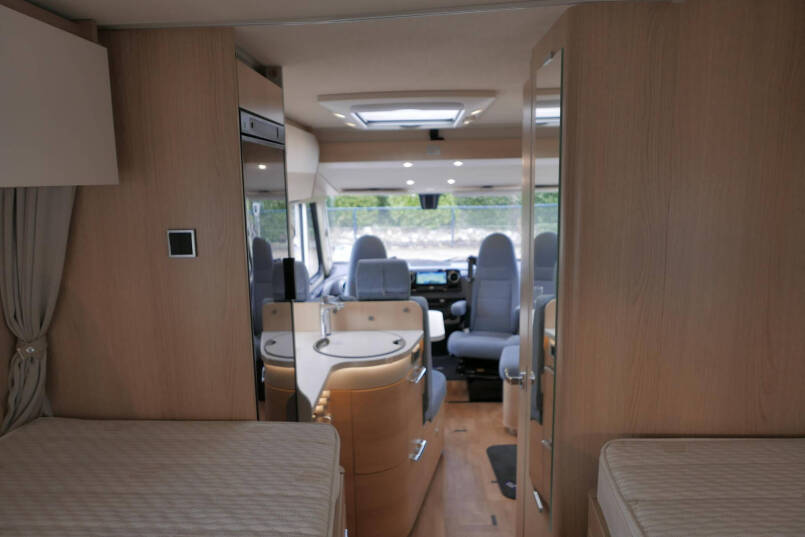 Hymer BMC-I 600 | Enkele bedden | Hefbed | Mercedes | 45