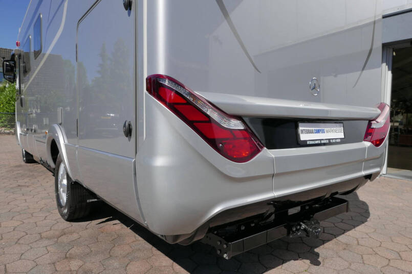 Hymer BMC-I 680 | Mercedes | 9G Automaat | Crystal-zilver metallic | Enkele bedden | 11