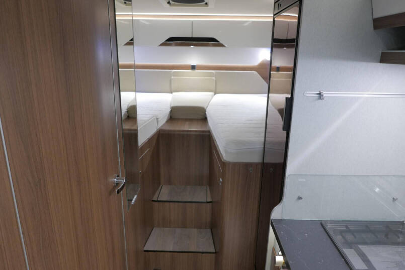 Hymer BMC-I 600 | Levelsysteem | Alde verwarming | Enkele bedden 39