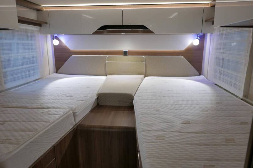 Hymer BMC-I 600 | Levelsysteem | Alde verwarming | Enkele bedden 40