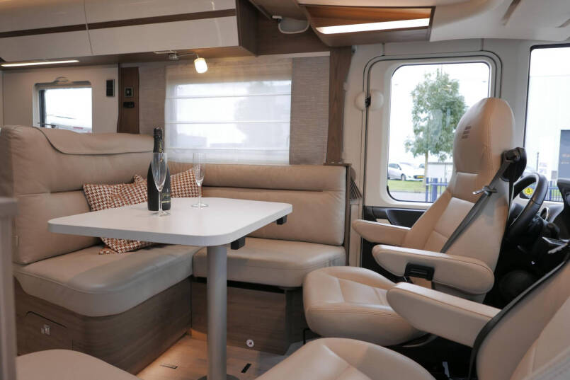 Hymer B ML-I 780 MasterLine | Levelsysteem | Lithium | Efoy | Airco | 28