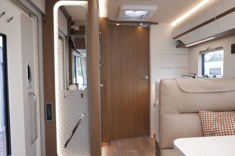 Hymer B ML-I 780 MasterLine | Levelsysteem | Lithium | Efoy | Airco | 36