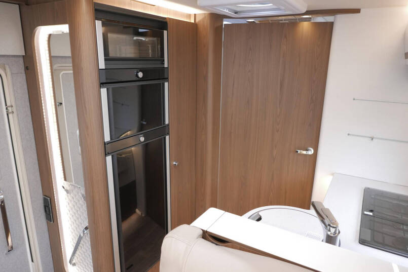 Hymer B ML-I 780 MasterLine | Levelsysteem | Lithium | Efoy | Airco | 37