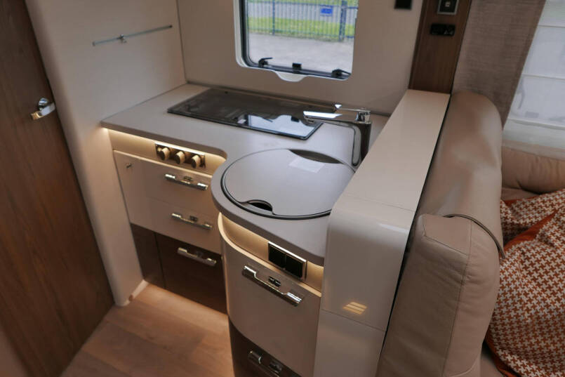 Hymer B ML-I 780 MasterLine | Levelsysteem | Lithium | Efoy | Airco | 41