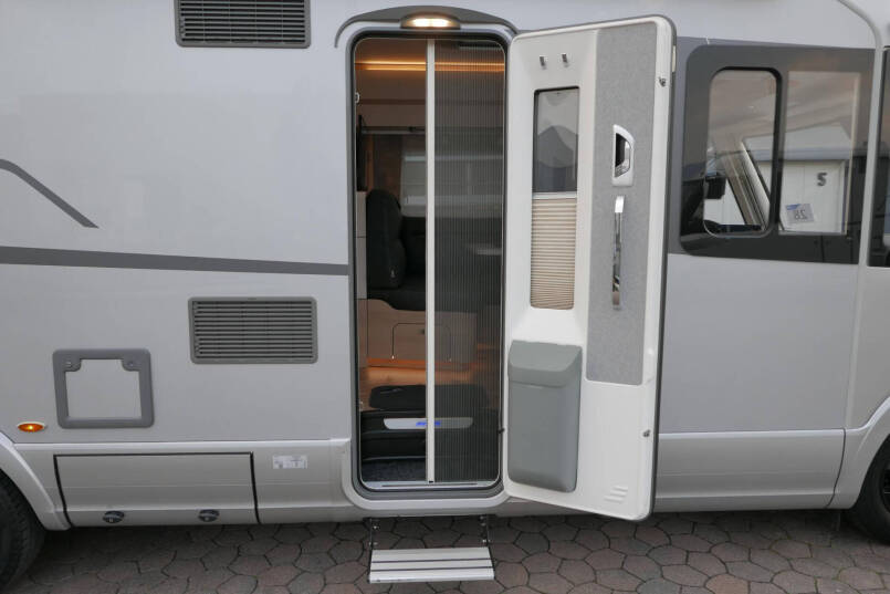 Hymer BML-I 790 MasterLine | Bovenkastjes | Levelsysteem | Lithium | Leer | Queensbed | 18