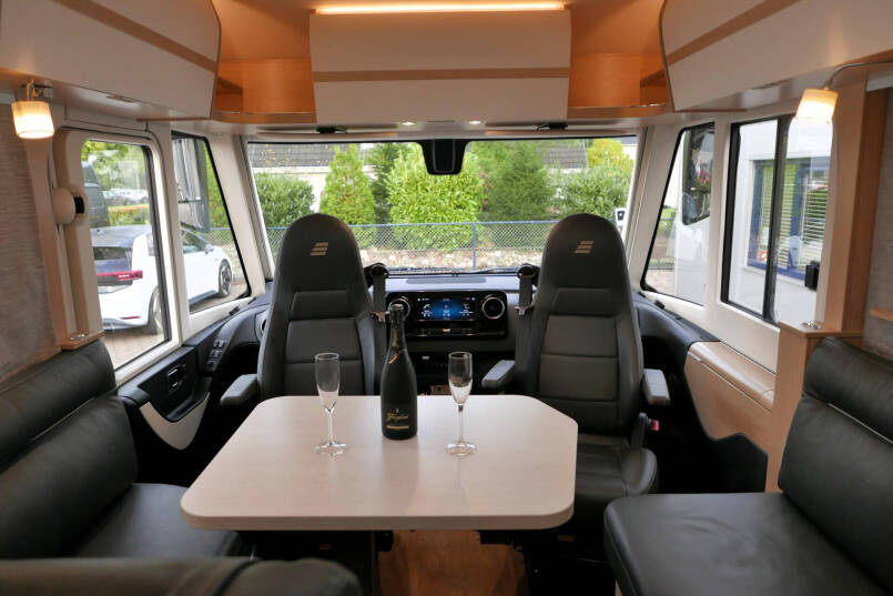 Hymer BML-I 790 MasterLine | Bovenkastjes | Levelsysteem | Lithium | Leer | Queensbed | 27