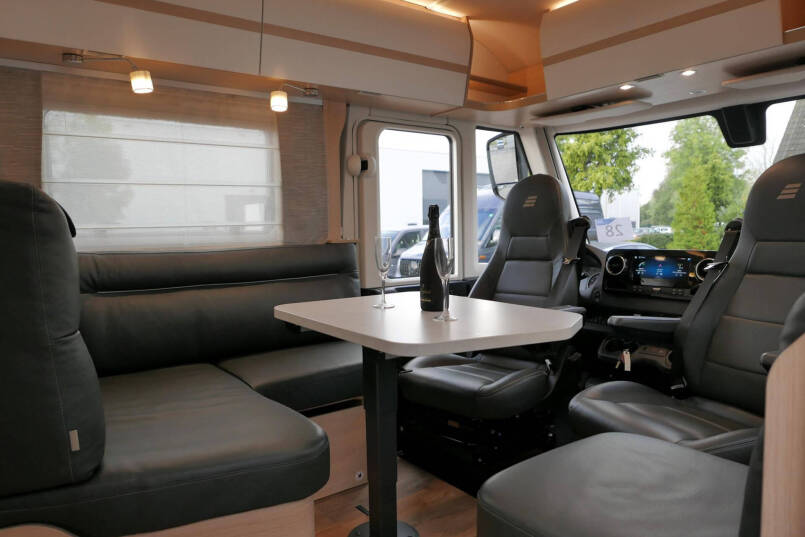 Hymer BML-I 790 MasterLine | Bovenkastjes | Levelsysteem | Lithium | Leer | Queensbed | 28