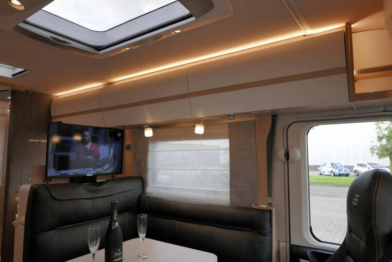 Hymer BML-I 790 MasterLine | Bovenkastjes | Levelsysteem | Lithium | Leer | Queensbed | 33