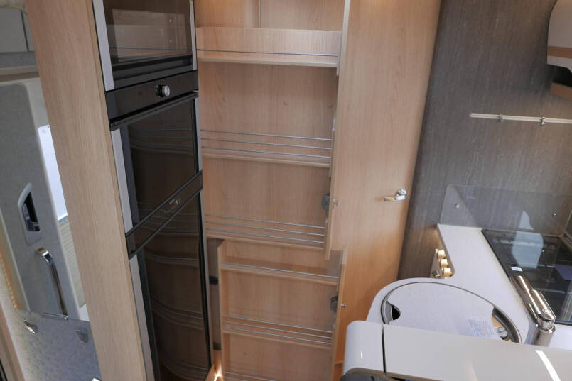 Hymer BML-I 790 MasterLine | Bovenkastjes | Levelsysteem | Lithium | Leer | Queensbed | 41