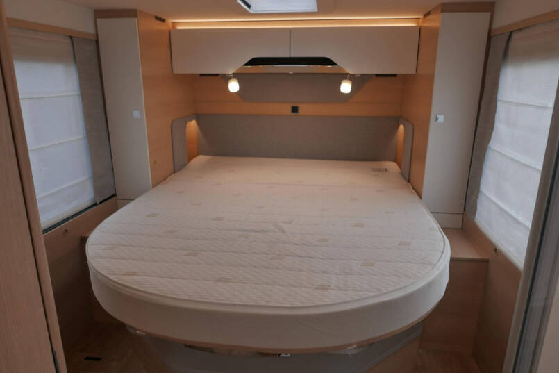 Hymer BML-I 790 MasterLine | Bovenkastjes | Levelsysteem | Lithium | Leer | Queensbed | 44