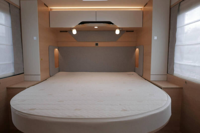 Hymer BML-I 790 MasterLine | Bovenkastjes | Levelsysteem | Lithium | Leer | Queensbed | 47