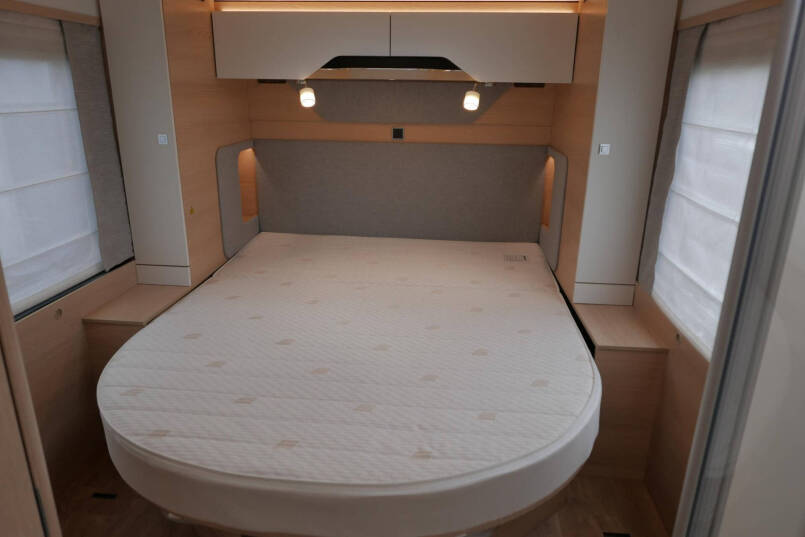 Hymer BML-I 790 MasterLine | Bovenkastjes | Levelsysteem | Lithium | Leer | Queensbed | 48