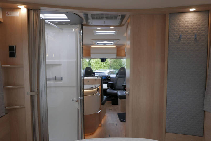 Hymer BML-I 790 MasterLine | Bovenkastjes | Levelsysteem | Lithium | Leer | Queensbed | 58