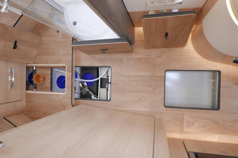 Hymer BML-I 790 MasterLine | Bovenkastjes | Levelsysteem | Lithium | Leer | Queensbed | 62