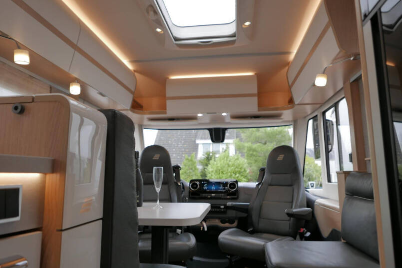 Hymer BML-I 790 MasterLine | Bovenkastjes | Levelsysteem | Lithium | Leer | Queensbed | 65