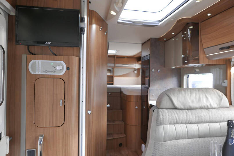 Hymer B 568 PL PremiumLine | 150 Automaat | Levelsysteem | 7 Meter 30