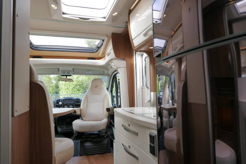 Hymer Exsis-T 578 Experience | Automaat | Enkele bedden | Fietsenlift | 51