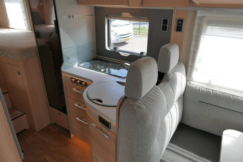 Hymer BMC-T 600 WhiteLine | 4500 KG | Lithium | Zonnepanelen | Hefbed/Enkele bedden 27