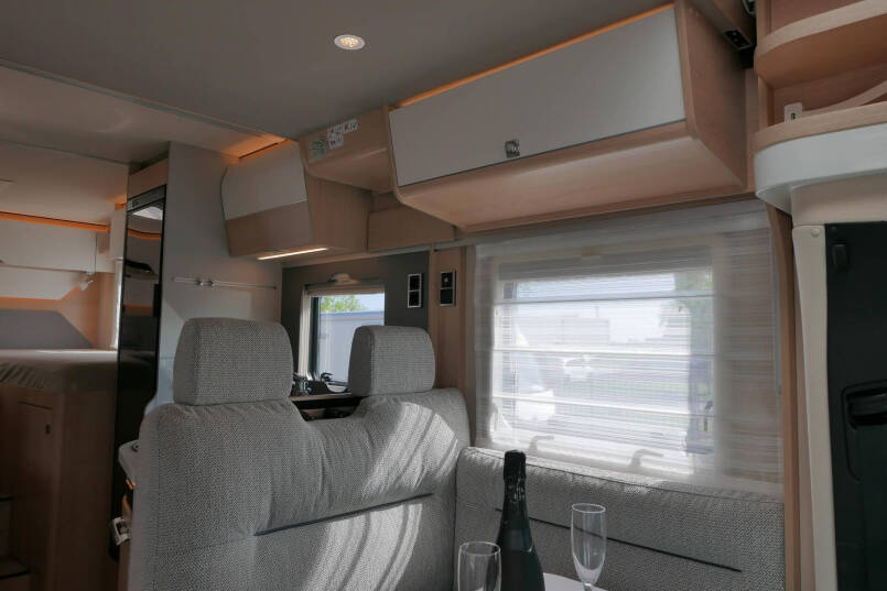 Hymer BMC-T 600 WhiteLine | 4500 KG | Lithium | Zonnepanelen | Hefbed/Enkele bedden 27