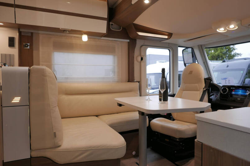 Hymer BML-I 790 MasterLine | Queensbed | Levelsysteem | Hefbed | Lithium | 27