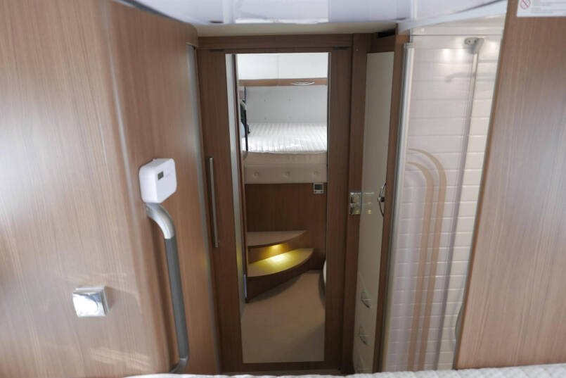 Bürstner Argos A 747 G 6 persoons | 6 pers. | Levelsysteem | Automaat | Airco | Alde 88
