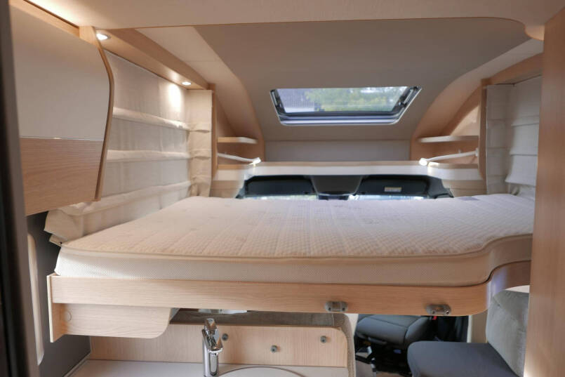 Hymer BMC-T 600 WhiteLine | Levelsysteem | 200 Ah Lithium | Zonnepaneel | Hefbed/Enkele bedden 52