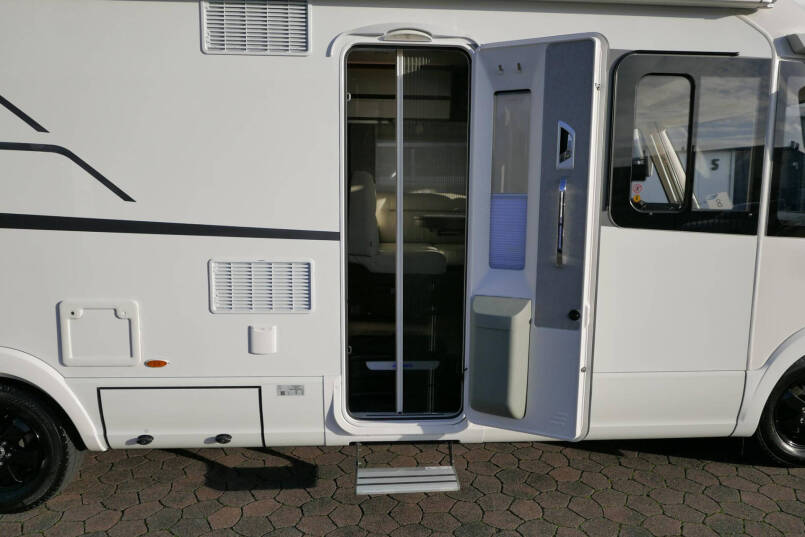 Hymer B ML-I 780 MasterLine | Levelsysteem | 5 Pers | Lithium | Airco 23
