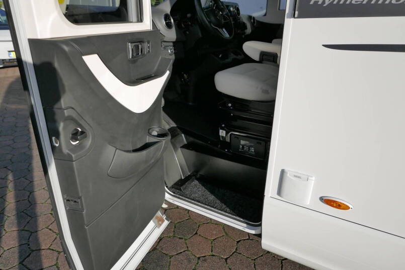 Hymer B ML-I 780 MasterLine | Levelsysteem | 5 Pers | Lithium | Airco 27