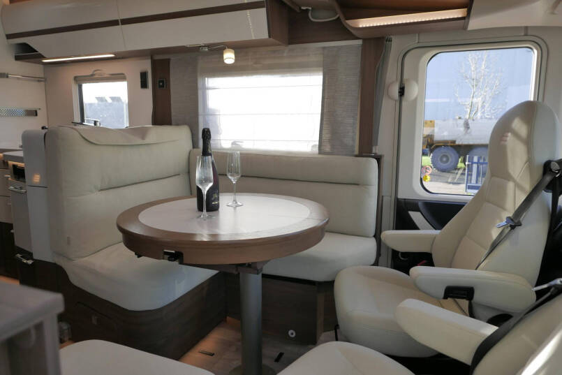 Hymer B ML-I 780 MasterLine | Levelsysteem | 5 Pers | Lithium | Airco 34