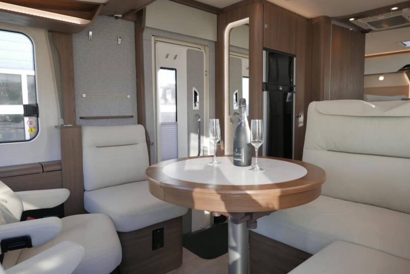 Hymer B ML-I 780 MasterLine | Levelsysteem | 5 Pers | Lithium | Airco 35