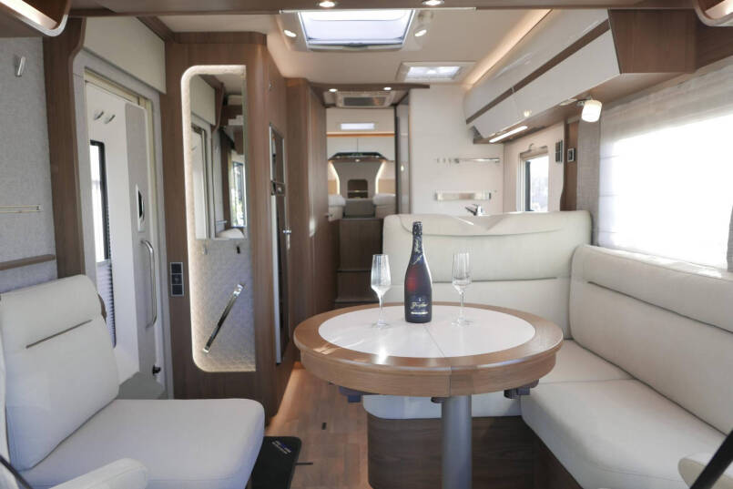 Hymer B ML-I 780 MasterLine | Levelsysteem | 5 Pers | Lithium | Airco 36