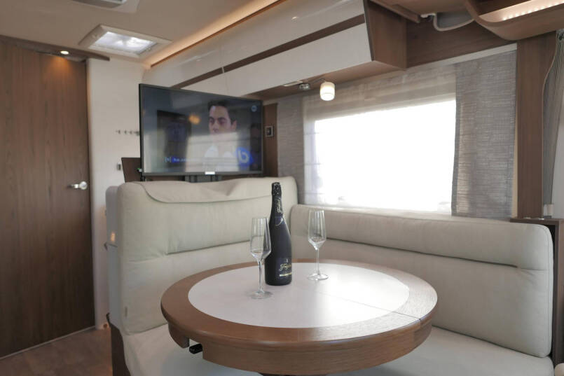 Hymer B ML-I 780 MasterLine | Levelsysteem | 5 Pers | Lithium | Airco 37