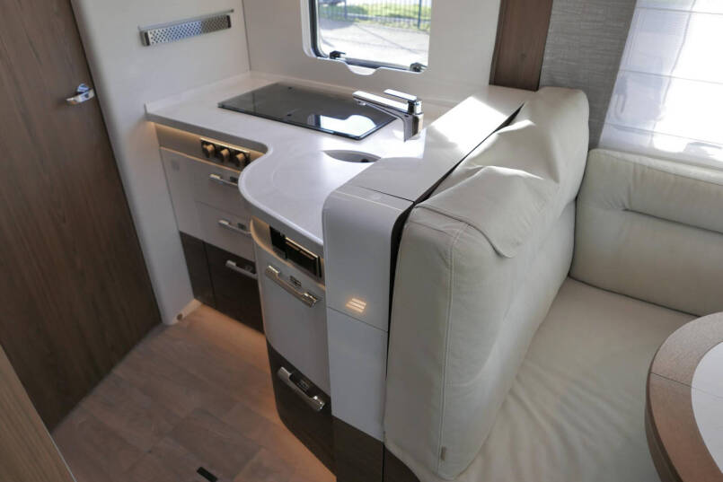 Hymer B ML-I 780 MasterLine | Levelsysteem | 5 Pers | Lithium | Airco 42