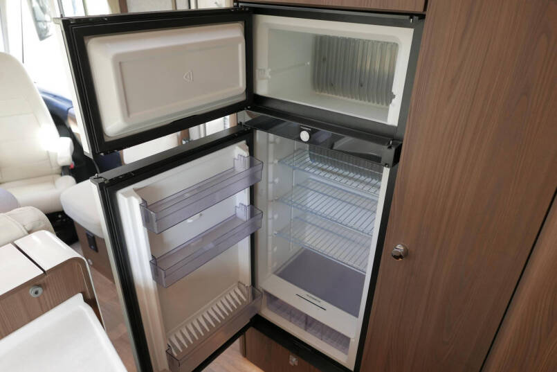 Hymer B ML-I 780 MasterLine | Levelsysteem | 5 Pers | Lithium | Airco 44