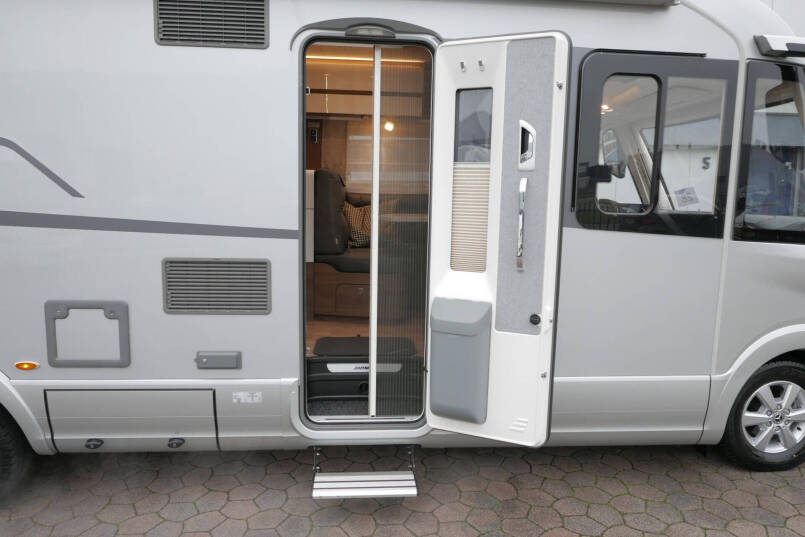 Hymer BML-I 790 MasterLine | Queensbed | Levelsysteem | Hefbed | Lithium | 18