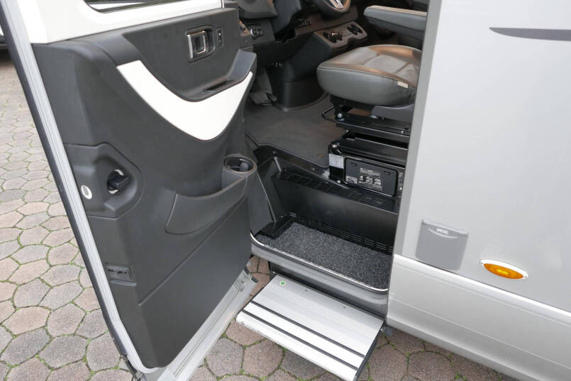 Hymer BML-I 790 MasterLine | Queensbed | Levelsysteem | Hefbed | Lithium | 21