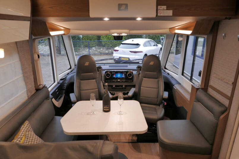 Hymer BML-I 790 MasterLine | Queensbed | Levelsysteem | Hefbed | Lithium | 27