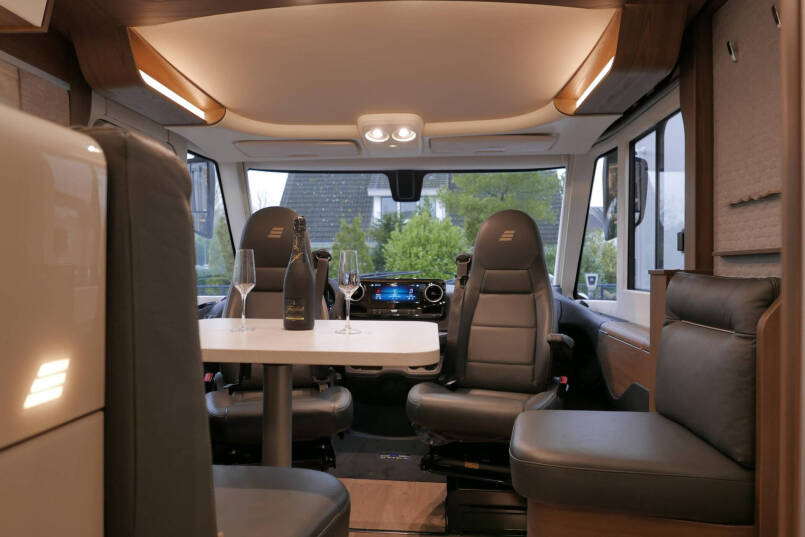 Hymer BML-I 790 MasterLine | Queensbed | Levelsysteem | Hefbed | Lithium | 28