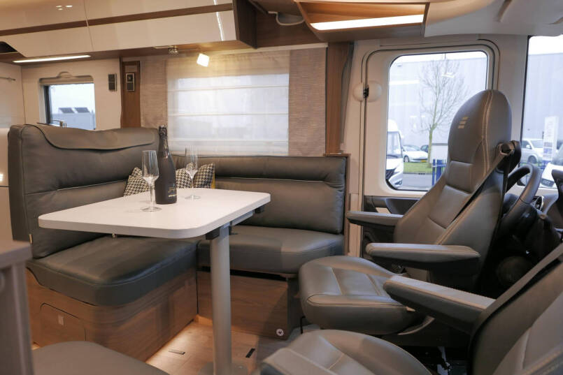 Hymer BML-I 790 MasterLine | Queensbed | Levelsysteem | Hefbed | Lithium | 31