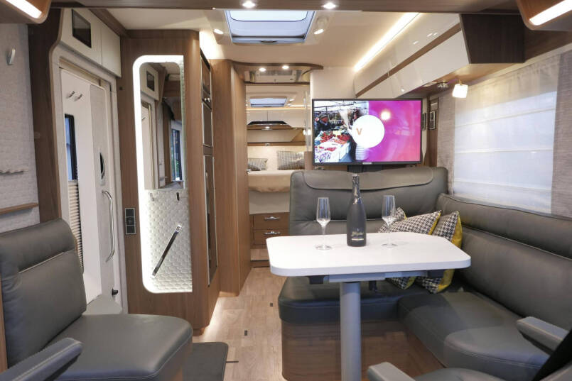 Hymer BML-I 790 MasterLine | Queensbed | Levelsysteem | Hefbed | Lithium | 33